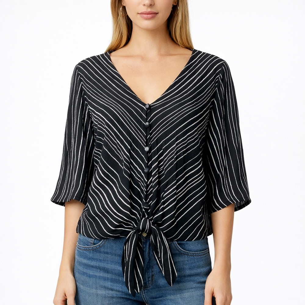VINCE‎ CAMUTO Black and White Stipe Cropped Top Medium